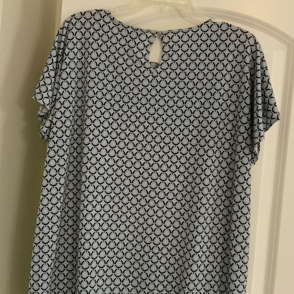 Liz Clairborne Patterned Women's Top - Picture 5 of 6